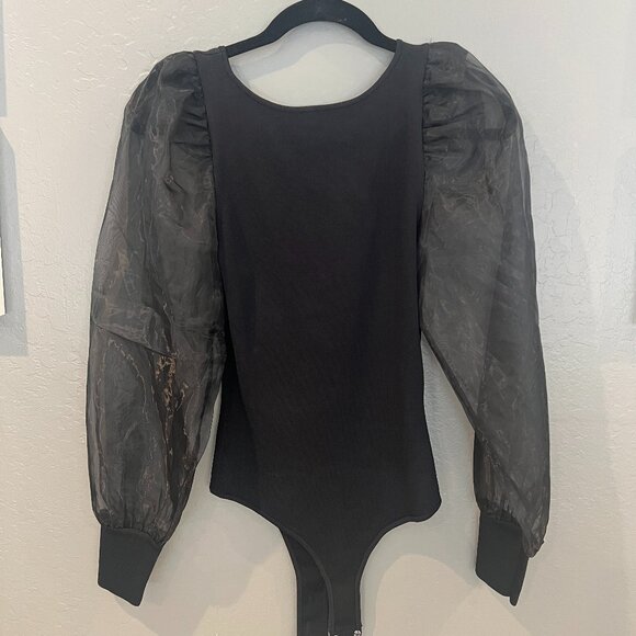 NWT ASTR Semisheer Organza Sleeve Black Chic Bodysuit - Picture 4 of 5